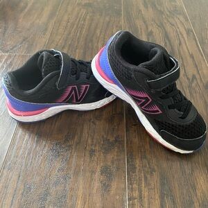 Toddler girls New Balance. Great condition. Size 10